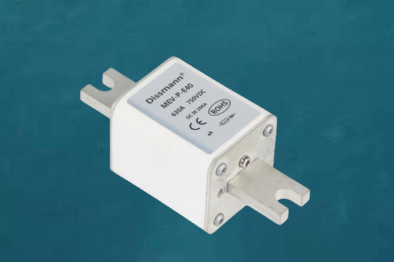 DC750V MEV स्क्वायर सिरेमिक कार सेमीकंडक्टर सुरक्षा के लिए फ़्यूज़